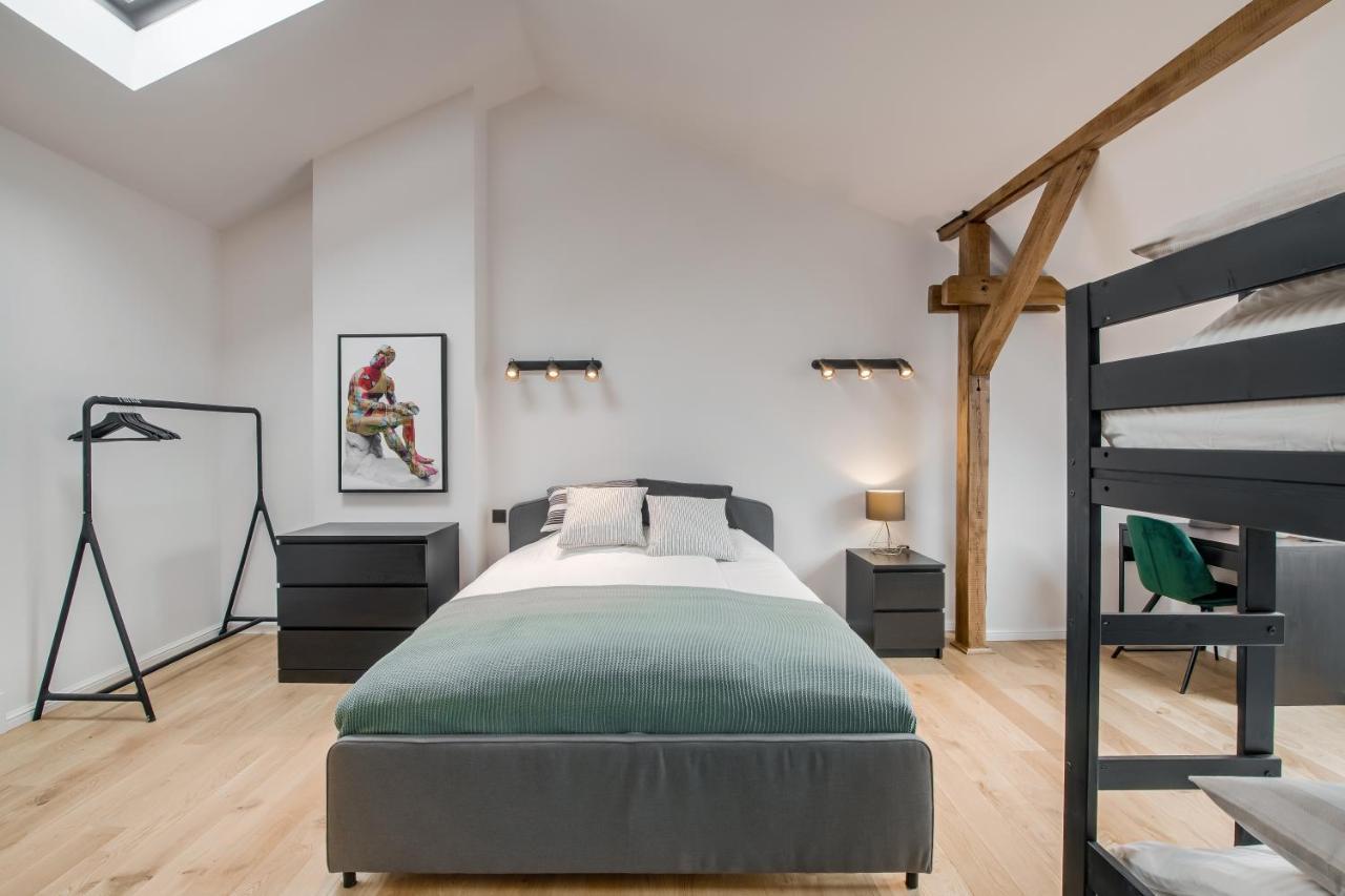 Big Design Apt - Sleeps 12 - Best Location Riga Exterior photo