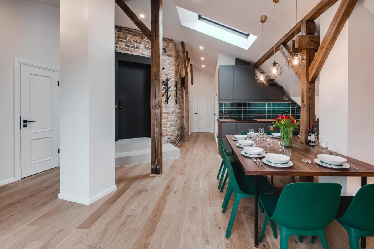 Big Design Apt - Sleeps 12 - Best Location Riga Exterior photo