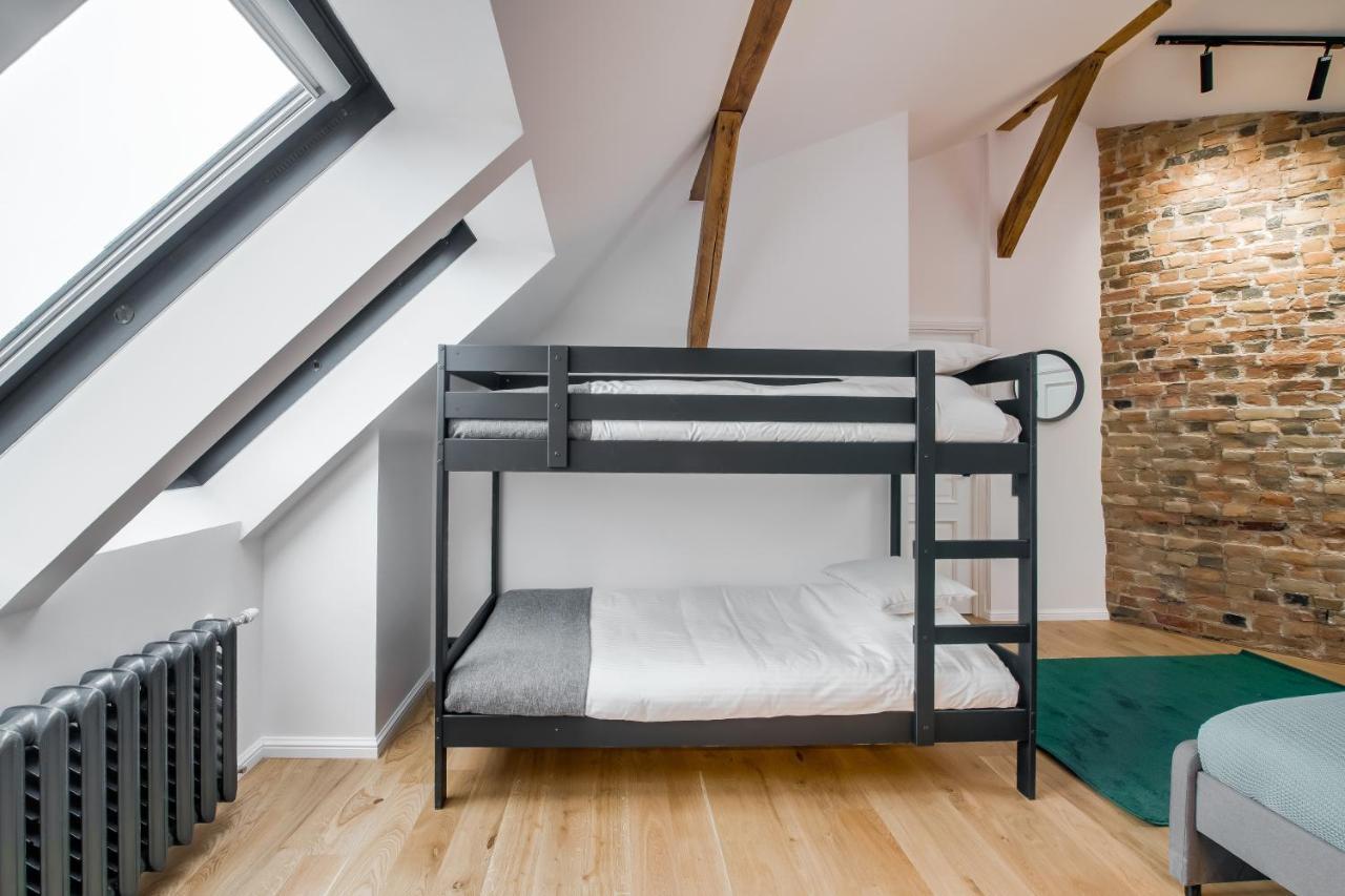 Big Design Apt - Sleeps 12 - Best Location Riga Exterior photo