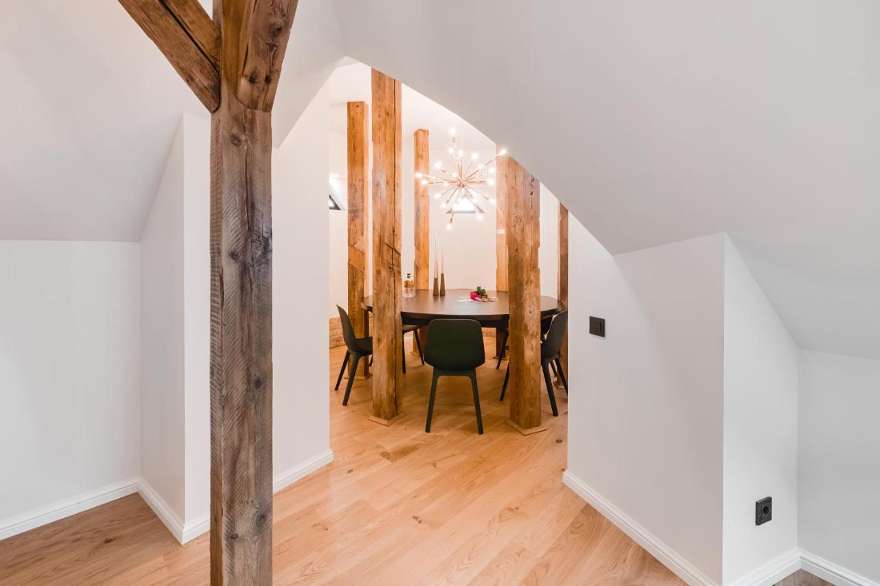 Big Design Apt - Sleeps 12 - Best Location Riga Exterior photo