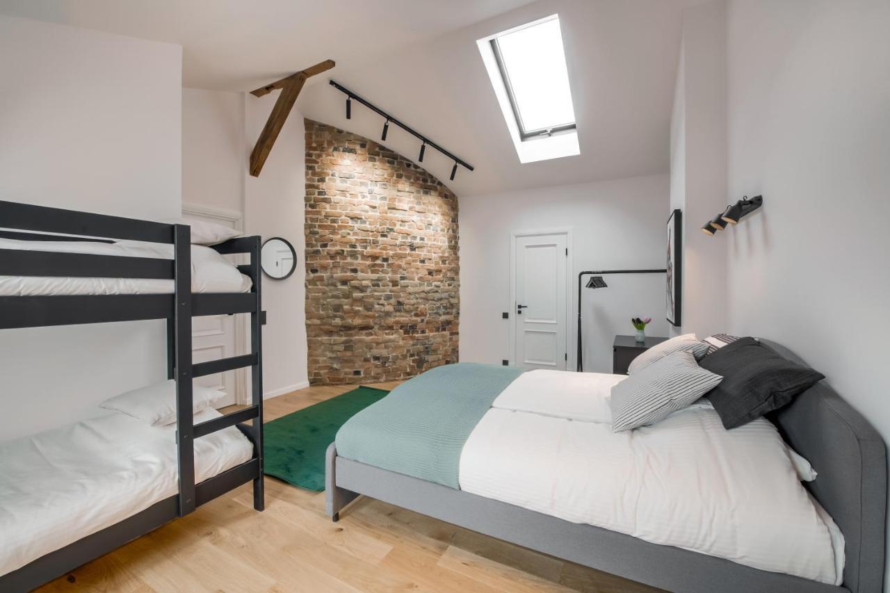 Big Design Apt - Sleeps 12 - Best Location Riga Exterior photo