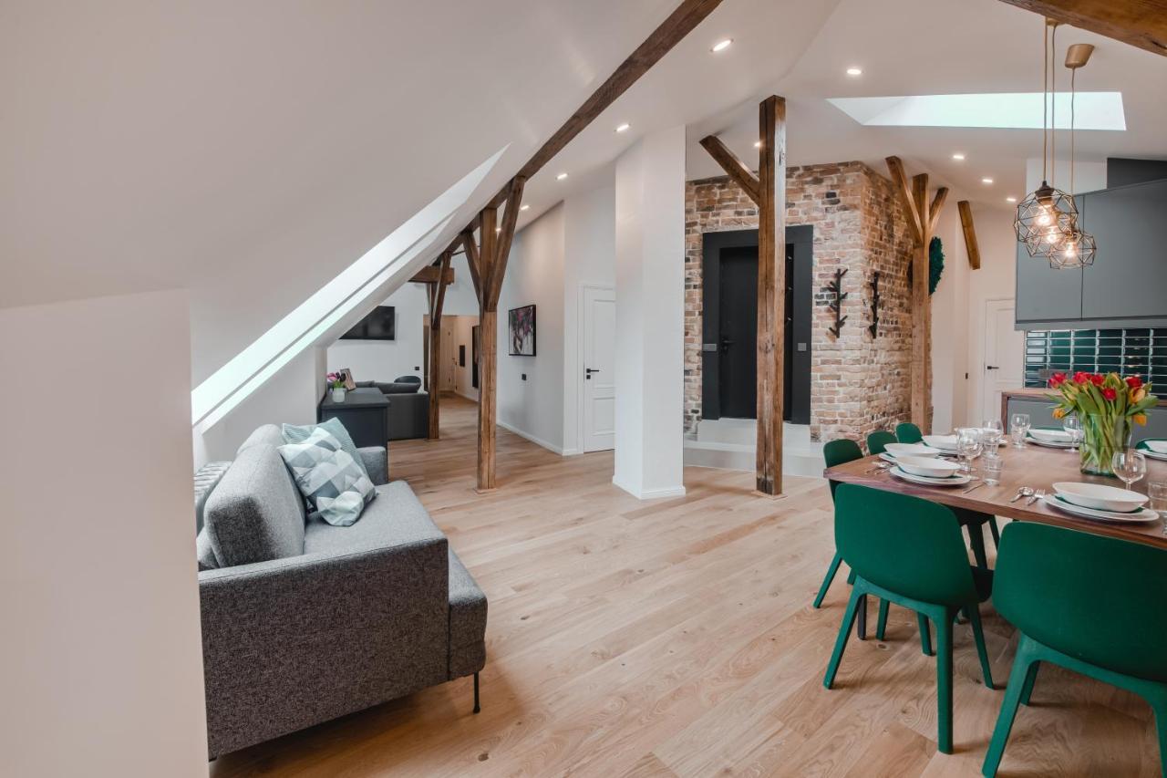 Big Design Apt - Sleeps 12 - Best Location Riga Exterior photo