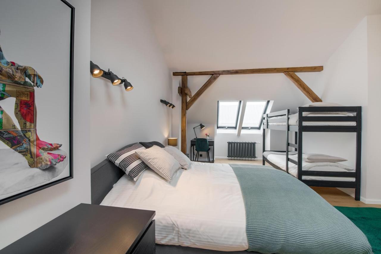 Big Design Apt - Sleeps 12 - Best Location Riga Exterior photo