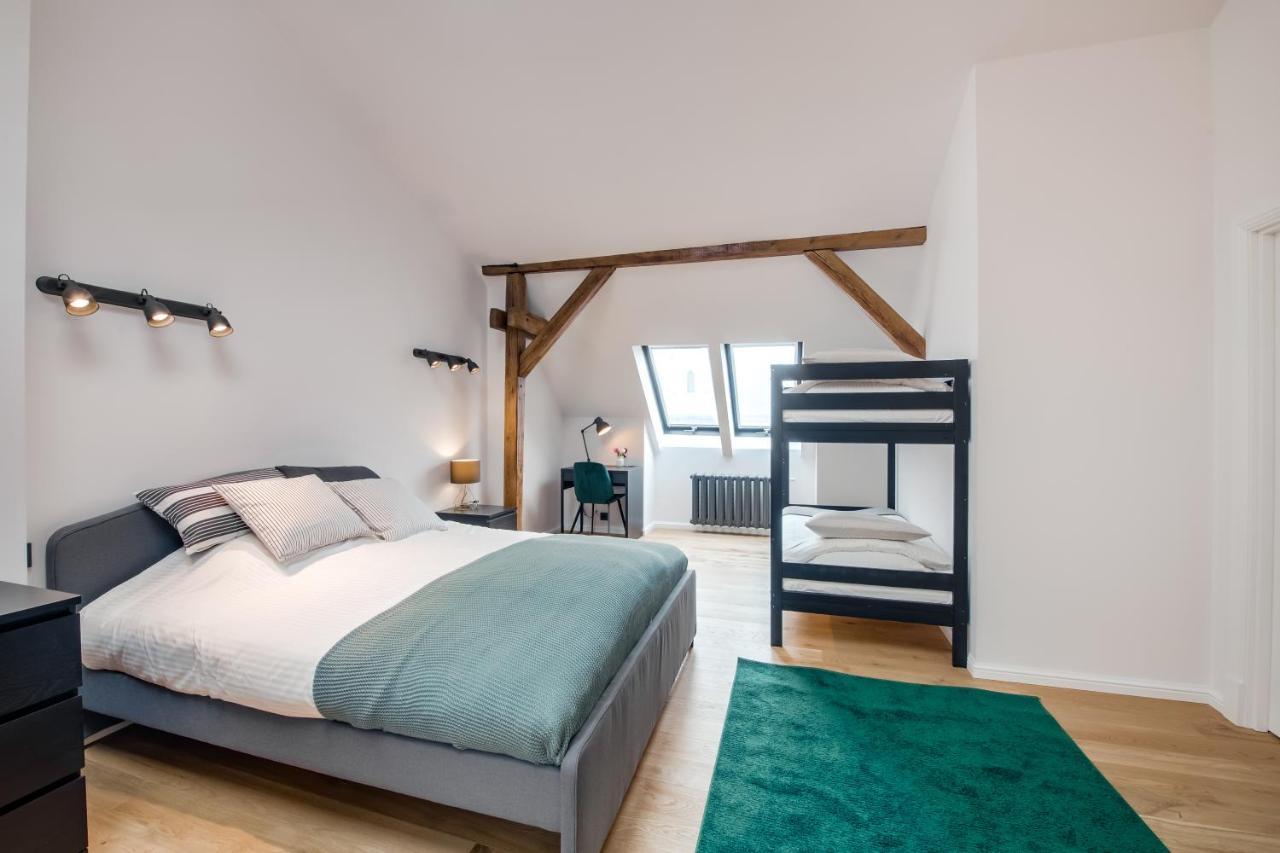 Big Design Apt - Sleeps 12 - Best Location Riga Exterior photo