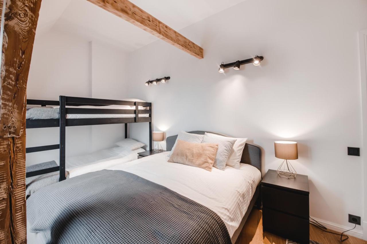 Big Design Apt - Sleeps 12 - Best Location Riga Exterior photo