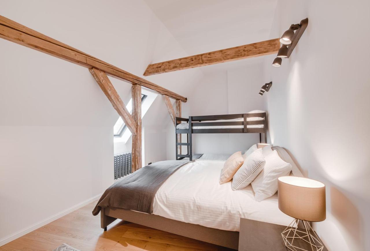 Big Design Apt - Sleeps 12 - Best Location Riga Exterior photo