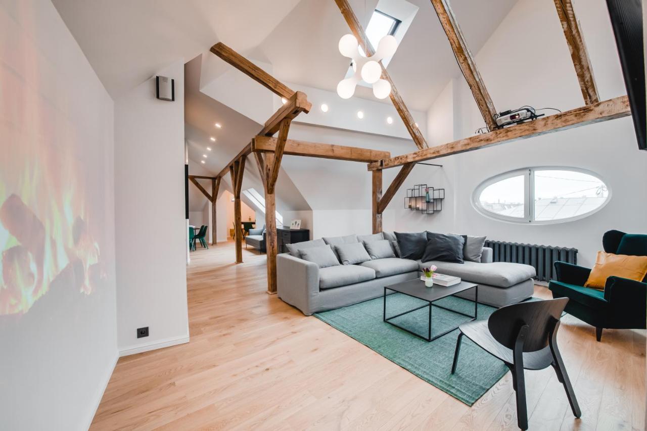 Big Design Apt - Sleeps 12 - Best Location Riga Exterior photo